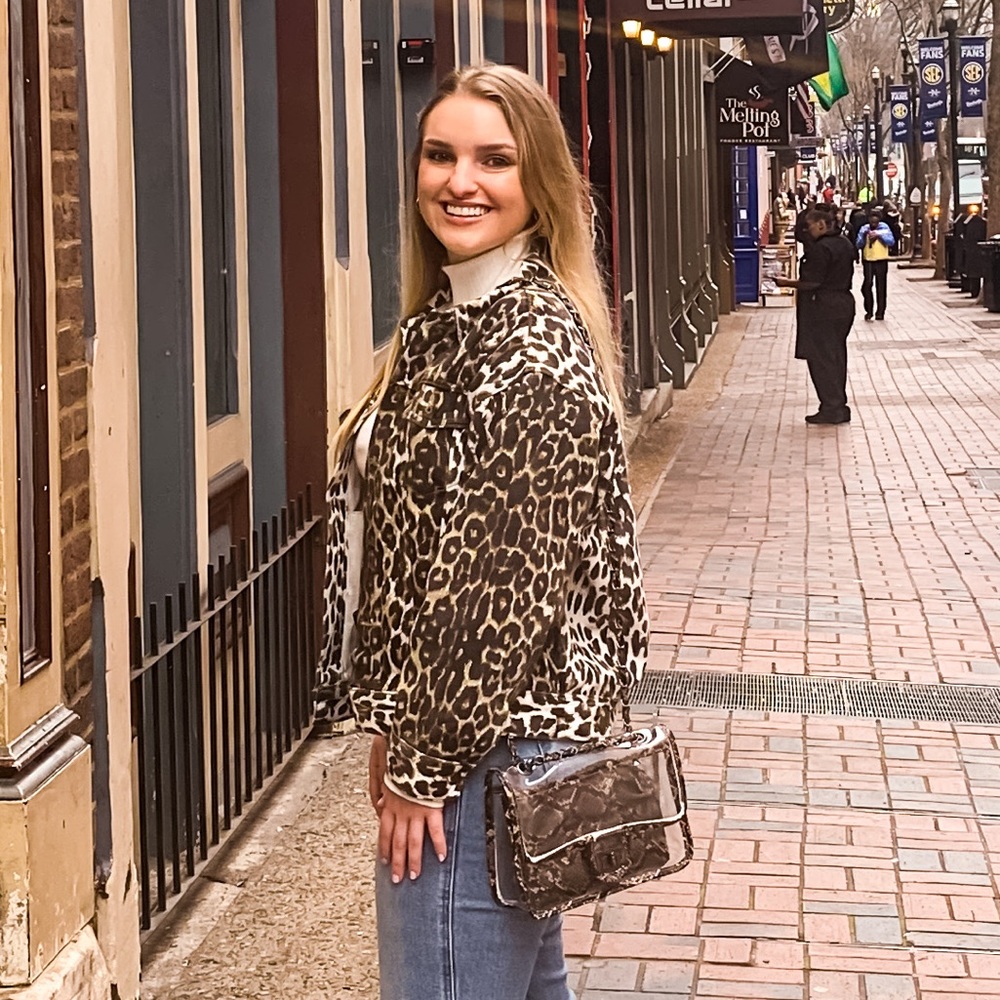 Meet your Posher, Madison